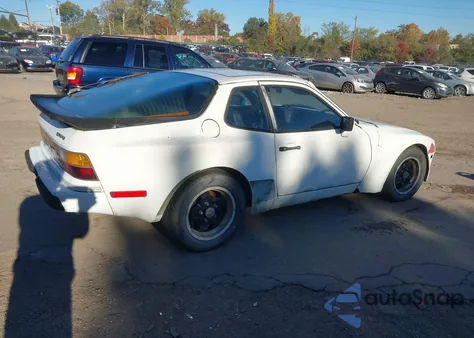 1983 Porsche 944 z USA, uszkodzony, nr VIN WP0AA0944DN462285